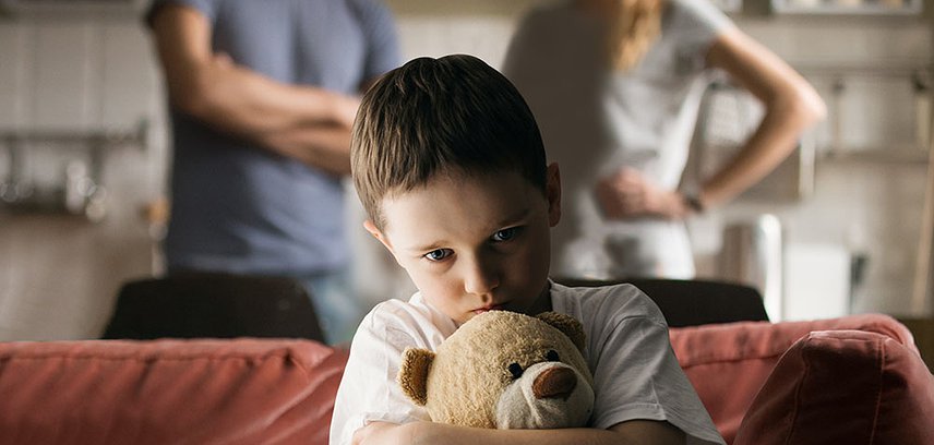 Детские обиды на родителей – причины, последствия, проработка